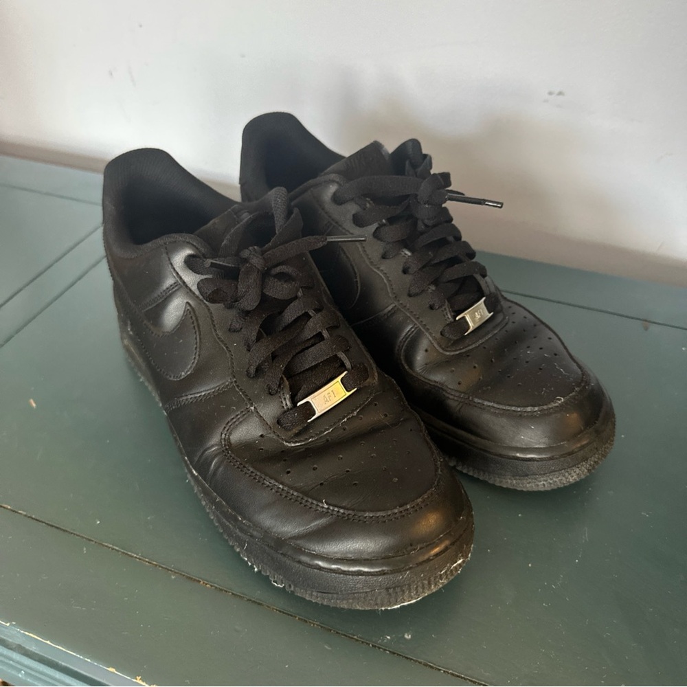 Nike Men's Classic Black Sneakers